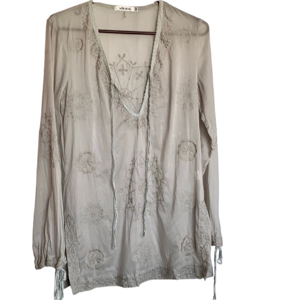 Swimsuit coverup. Grey embroidered long sleeve M